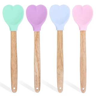 Kit 2/4 Espátulas de Silicone com Cabo de Bambu Formato Coração para Cozinha e Confeitaria
