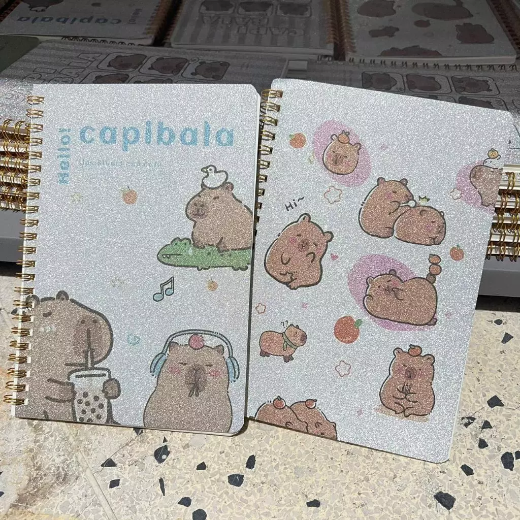 Caderno Espiral Escolar Material Capivara  Glitter Brilho Capa  21 x 16 cm 40 folhas